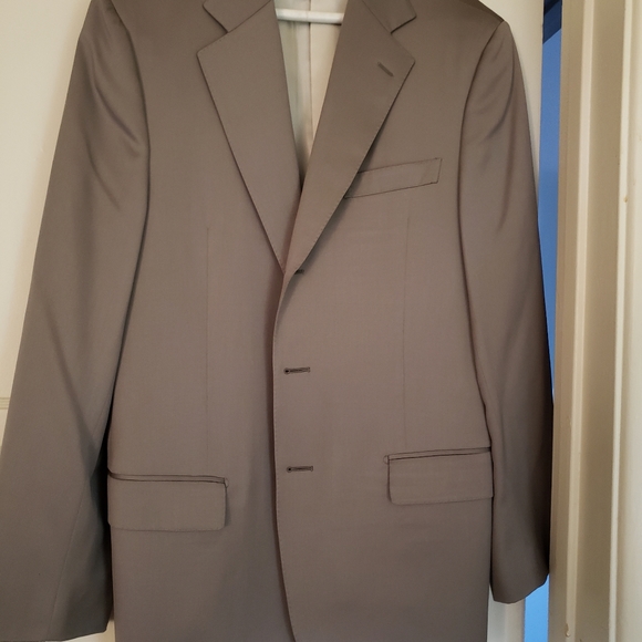 Mens olive green 2 piece suit. 100 % wool. - Picture 2 of 7